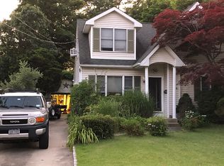 30 Walnut Ave, Patchogue, NY 11772