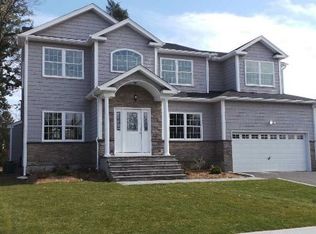 120 N Nassau Ave, Massapequa, NY 11758