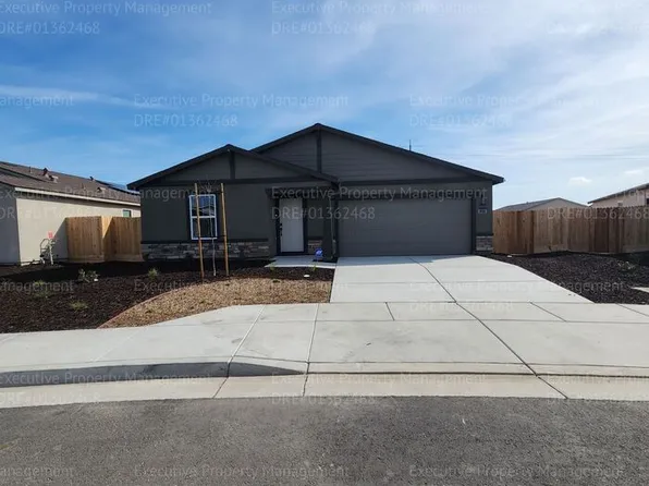 8930 Kyoko Ct, Bakersfield, CA 93311