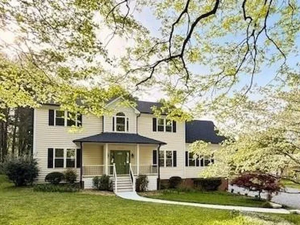 1803 Fleming Rd, Greensboro, NC 27410