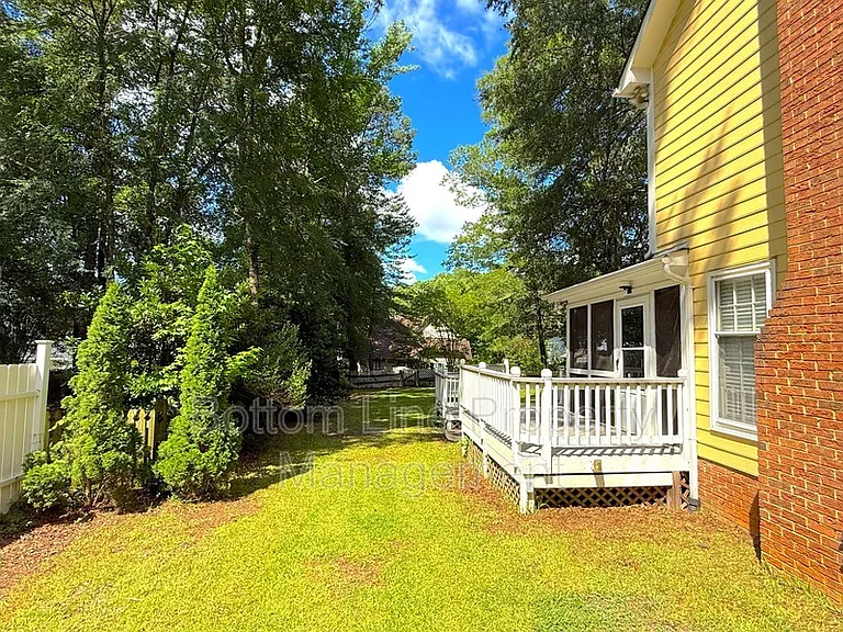 2321 Heathershire Ln — Photo 26
