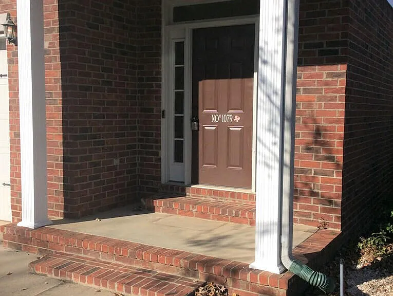 1079 Grove Landing Ln — Photo 3