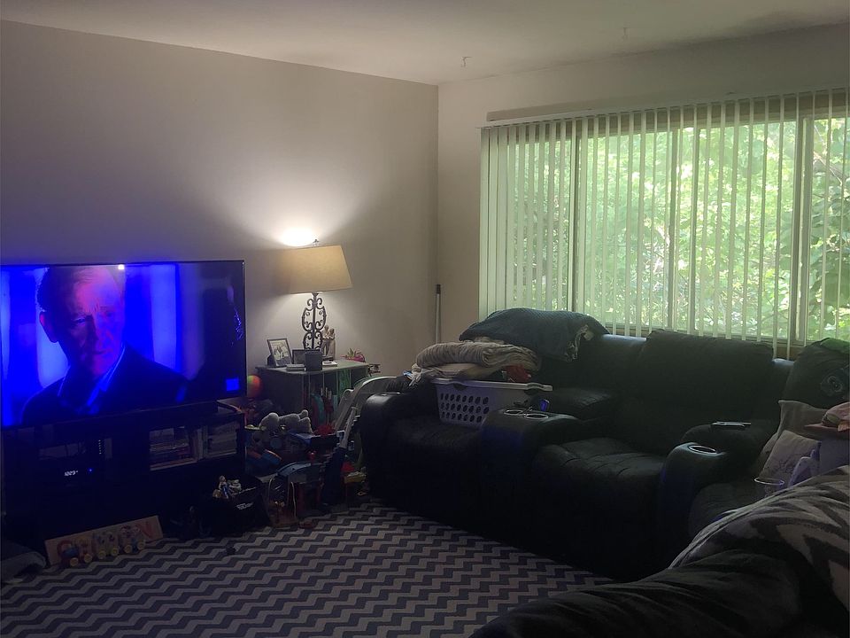 2nd image of 1701 Blossom Ln APT 6