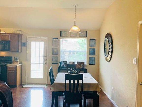 3rd image of 405 Constellation Dr