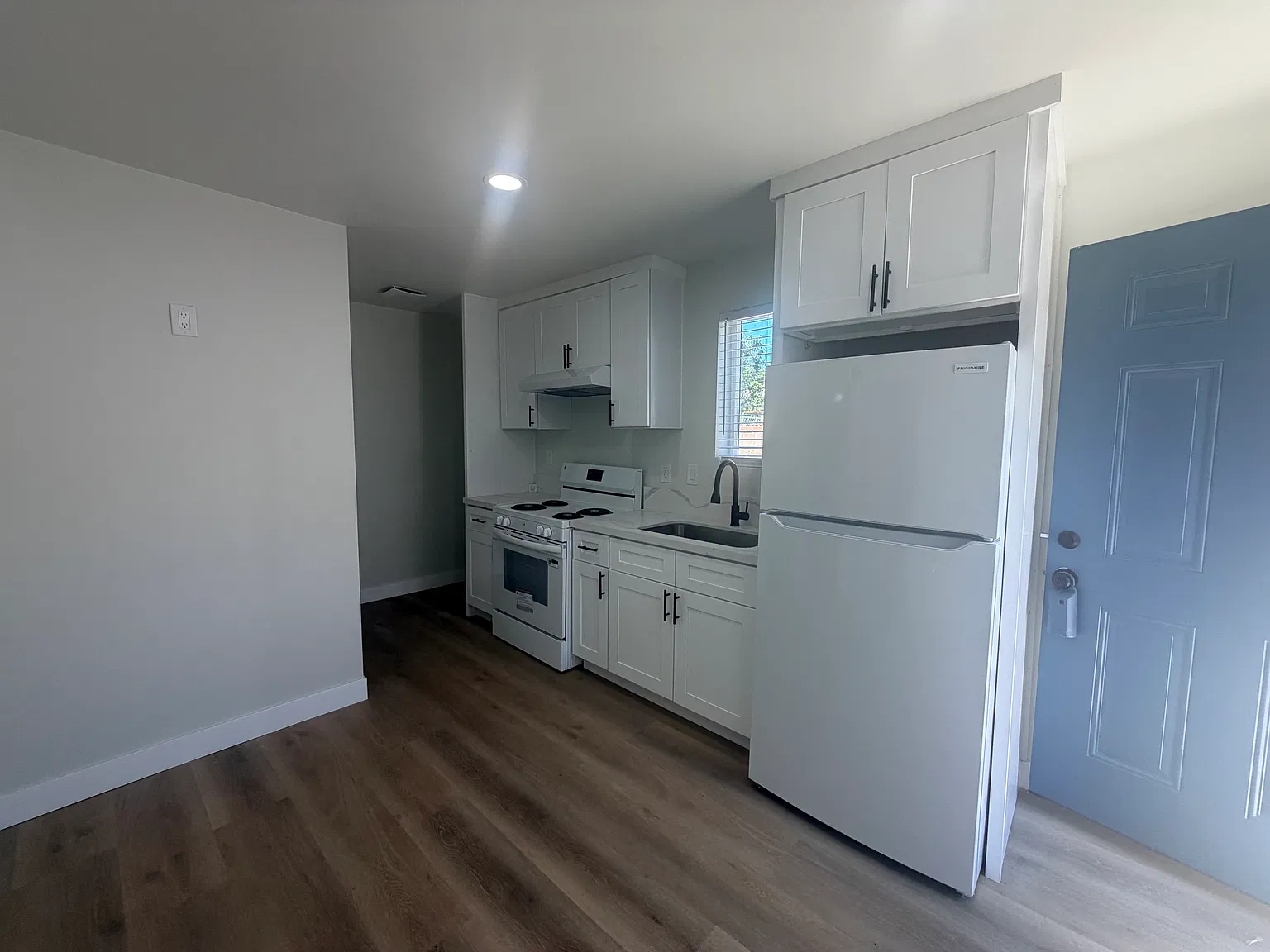 2 bed, $2,750 — Photo 2