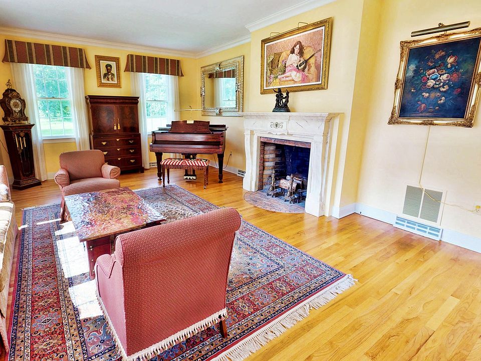 Main House: Formal DR