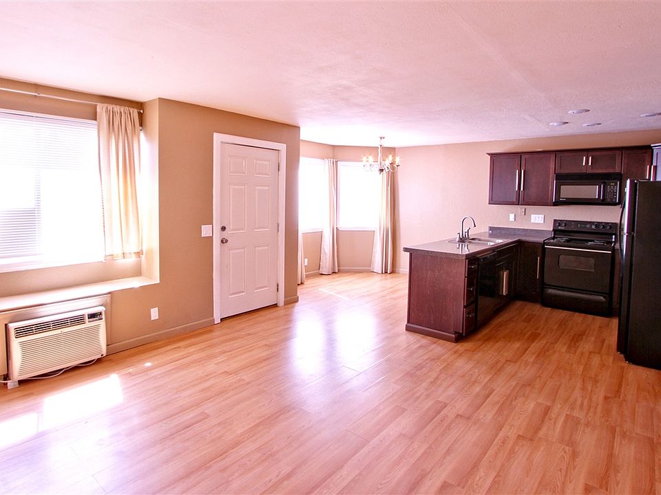 1st image of 12616 Lakeshore Dr APT 46