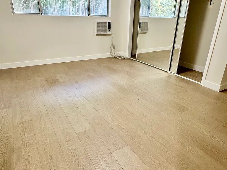 12015 Kling St #111 — Photo 14