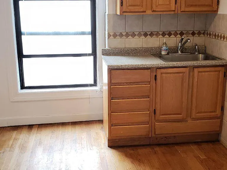126 N 5th St #5 — Photo 11