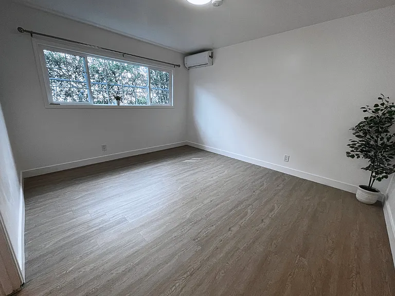 1601 N Normandie Ave — Photo 5
