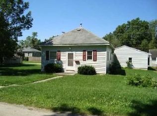 204 Locust St, Anamosa, IA 52205