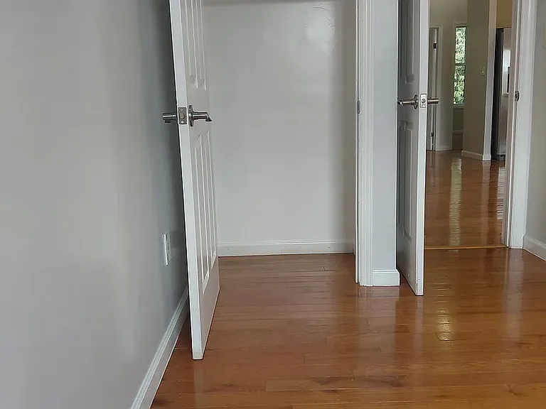 131 Eldert St #3F — Photo 5