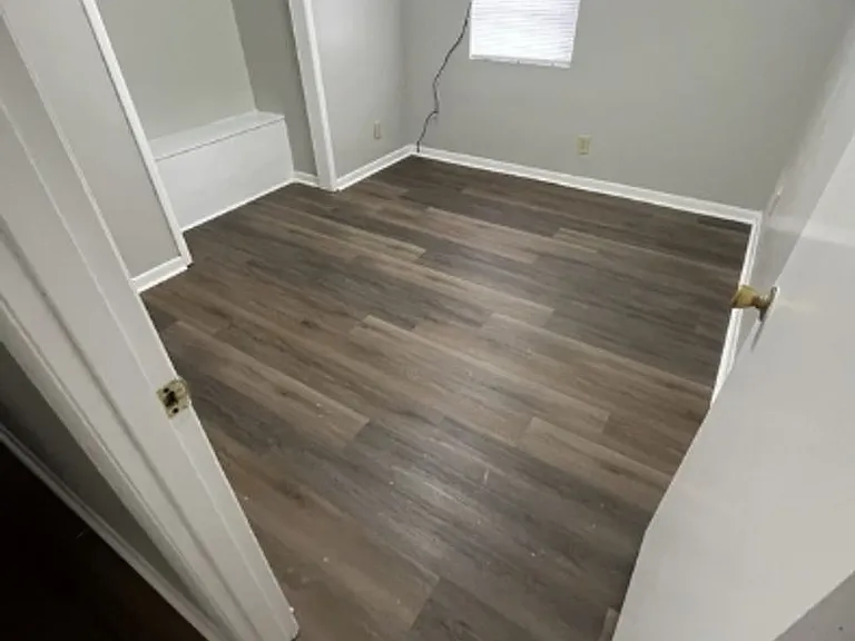10 Gussie Ave — Photo 6