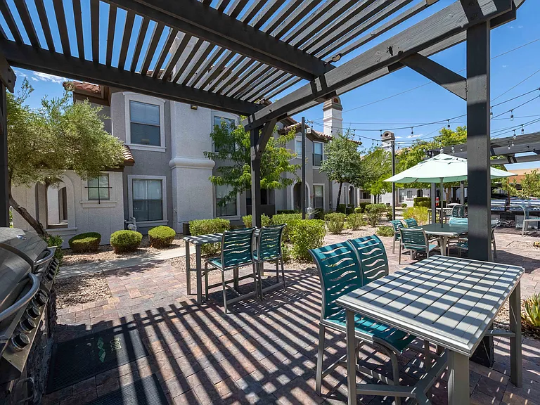 Cyan at Green Valley — Photo 48
