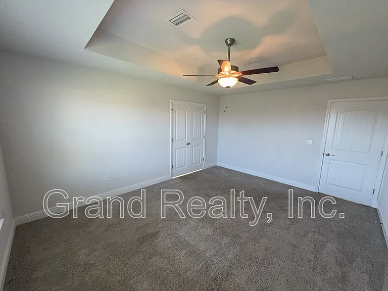 5004 Hamilton Crossing Blvd — Photo 12
