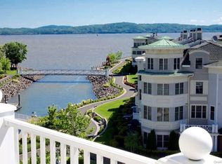 1418 Round Pointe Dr, Haverstraw, NY 10927