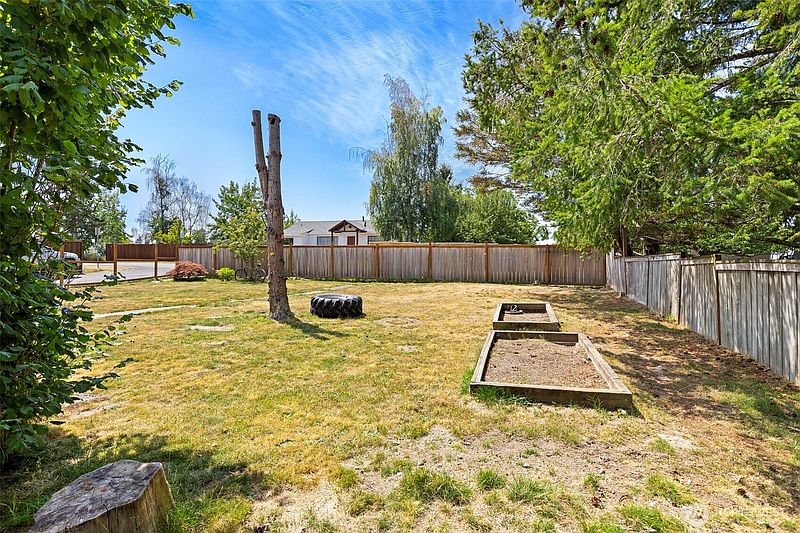 4th image of 307 4th Street