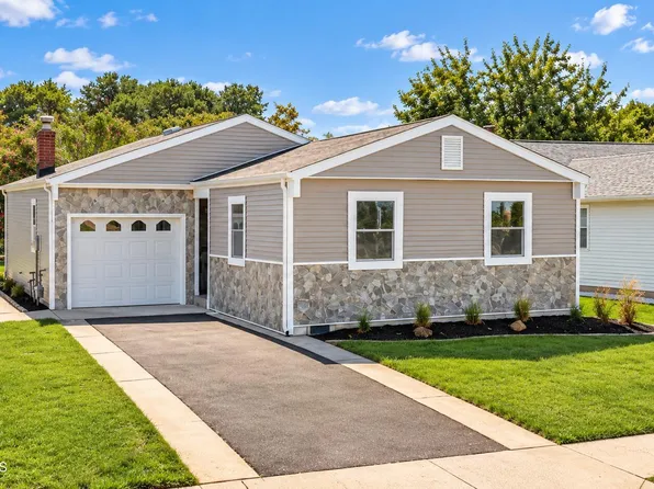 29 Santiago Drive W, Toms River, NJ 08757