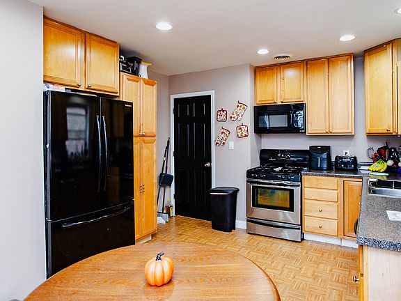 5th image of 3424 N Oak Park Ave