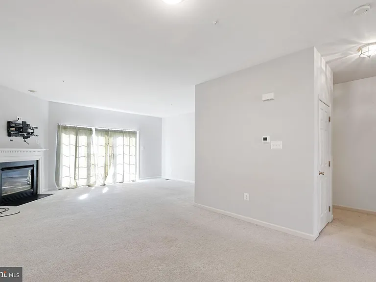 237 Jefferson Ave — Photo 3