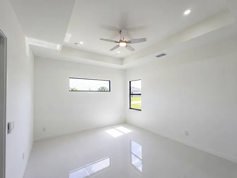 4402 NW 34th Ter — Photo 16