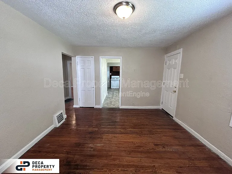 5318 Winslow Dr — Photo 4
