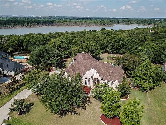 2nd image of 3909 Bordeaux Ct