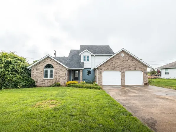 2104 Hillsdale St, Lebanon, MO 65536