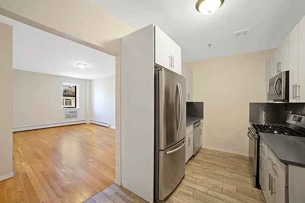 Rented by Compass | media 12