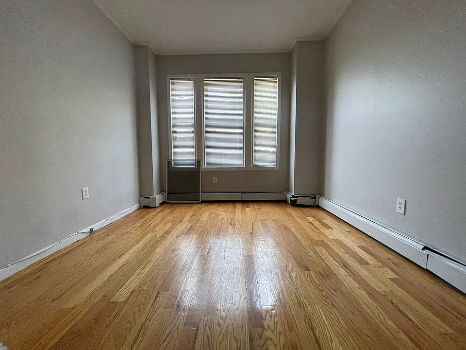 2nd image of 28 Belvidere Ave #6E