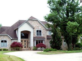 28160 Red Raven Rd, Pepper Pike, OH 44124