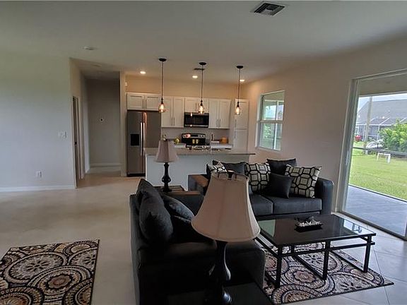 4th image of 3000 NE 5th Pl