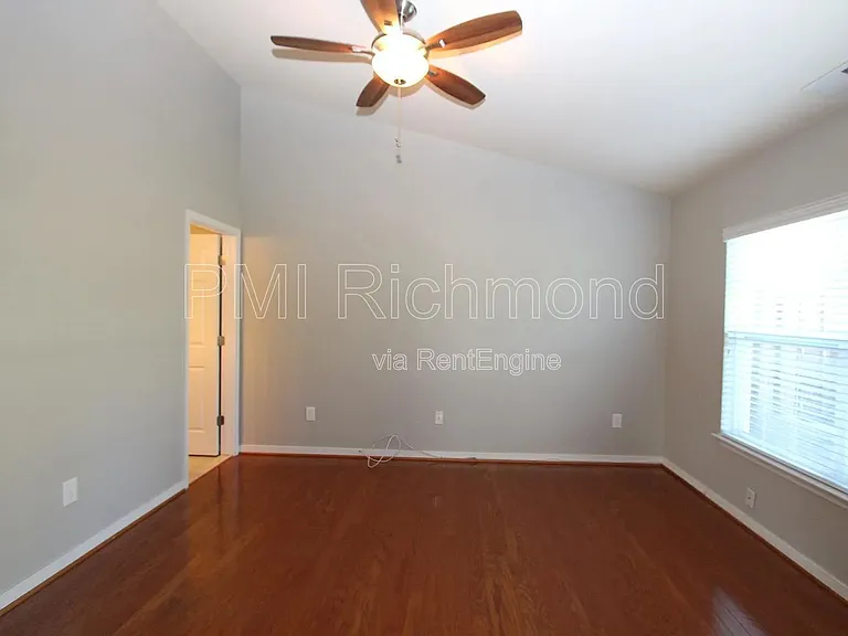637 Abbey Village Cir — Photo 10
