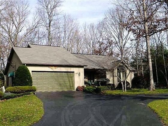 1st image of 40 Kingsboro Ln
