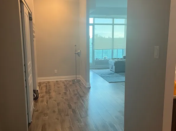 100 Roger Guindon Ave #705, Ottawa, ON K1G 3Z7