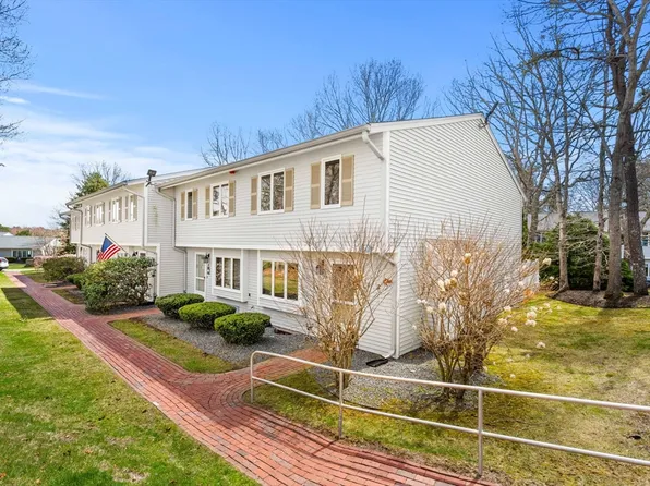174 Lowell Rd Unit 71, Mashpee, MA 02649