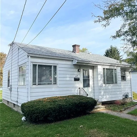 560 Beecher St — Photo 1
