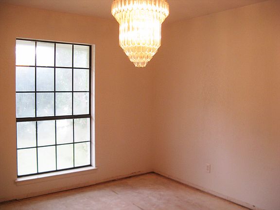 4th image of 2303 Nashwood St