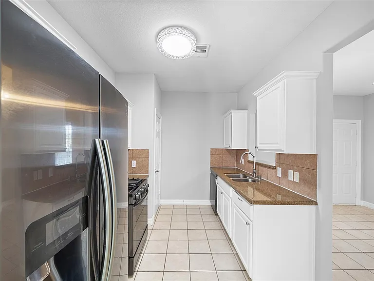 3002 Paige St — Photo 9