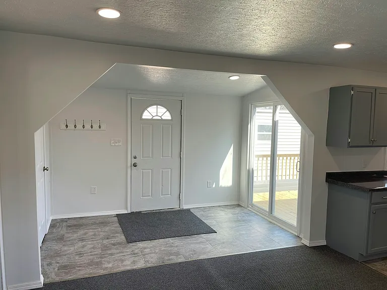 2729 Bailey Ave — Photo 6