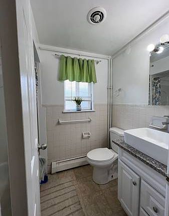 5th image of 220 Harry L Dr #3