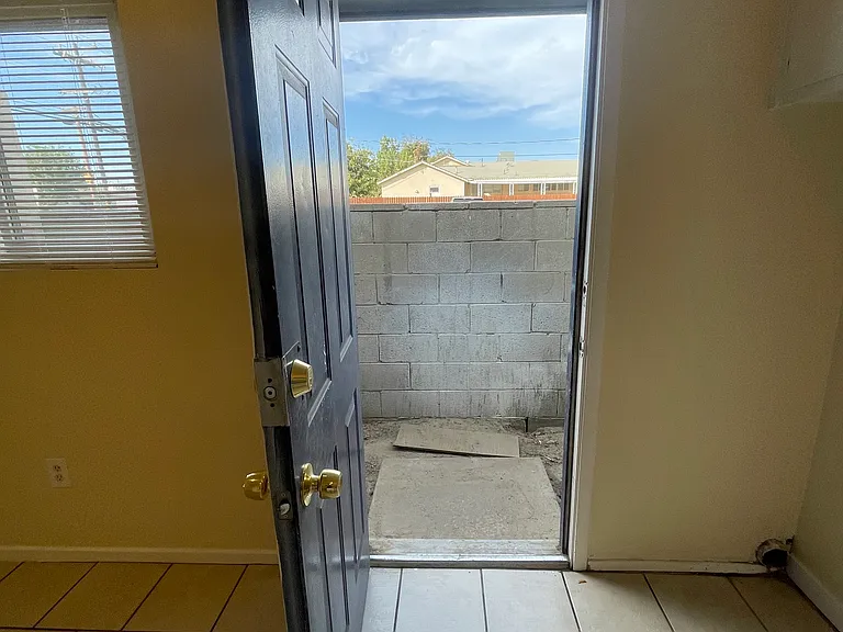 600 S Real Rd #4 — Photo 8