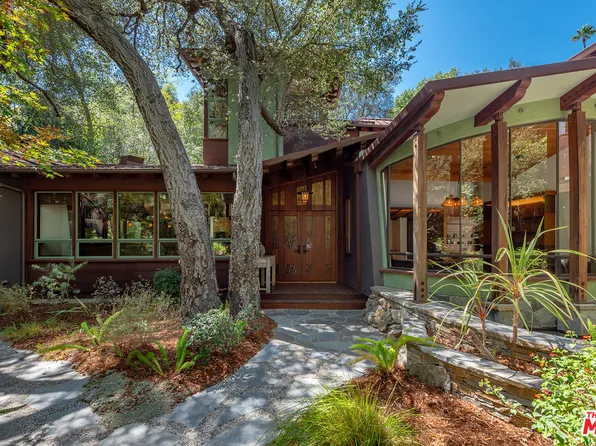 3851 Kingswood Rd, Sherman Oaks, CA 91403