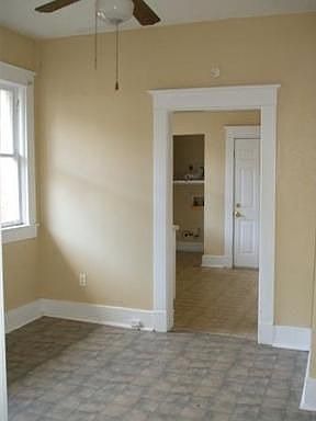 5th image of 220 N Willett St