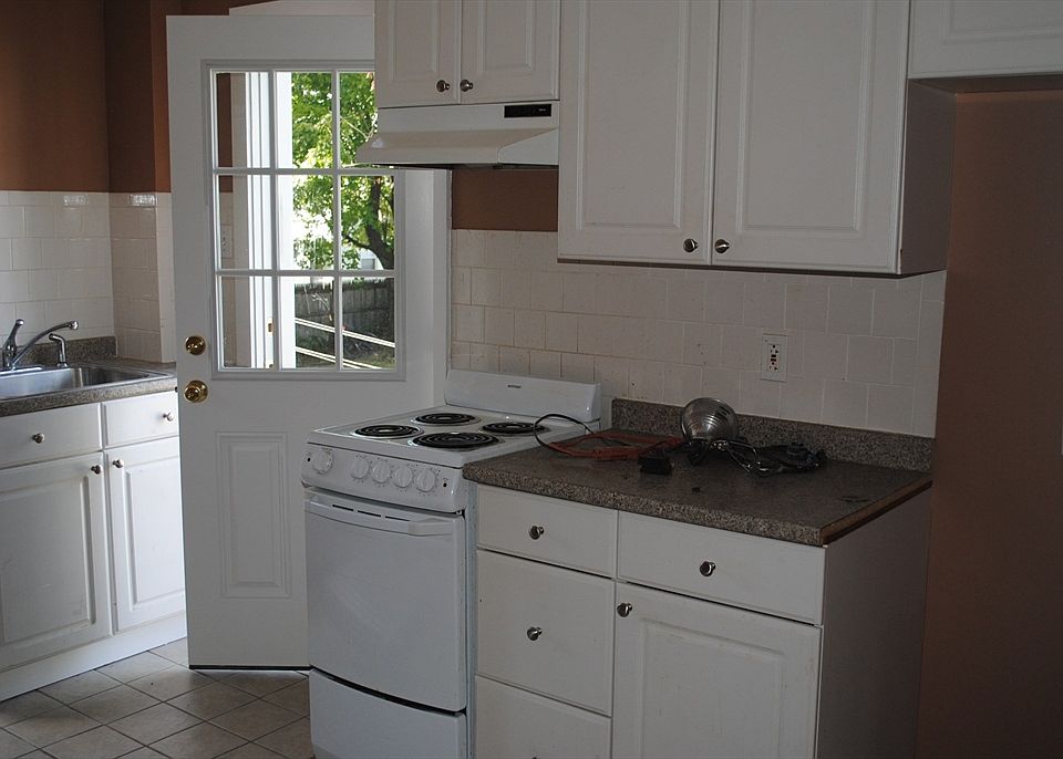 1st image of 31 Walnut St Floor 2