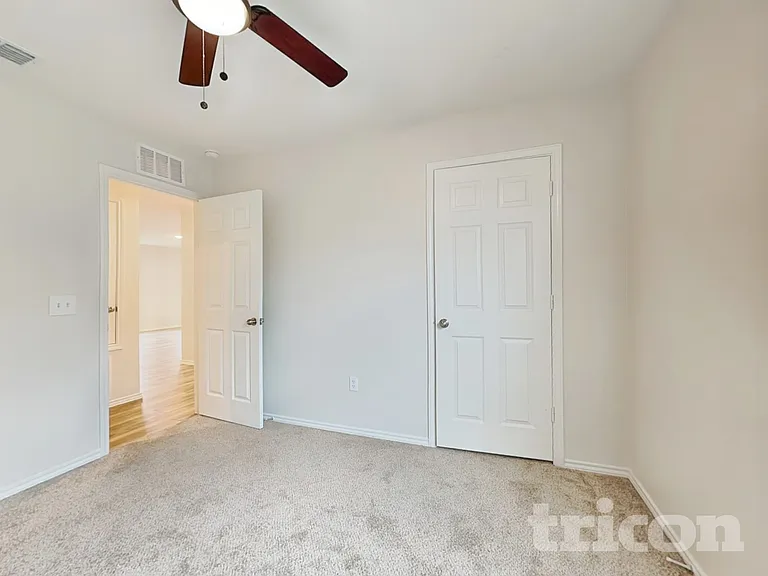 1125 Waggoner Dr — Photo 12