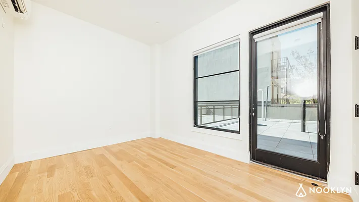 Rented by Nooklyn NYC LLC | media 104