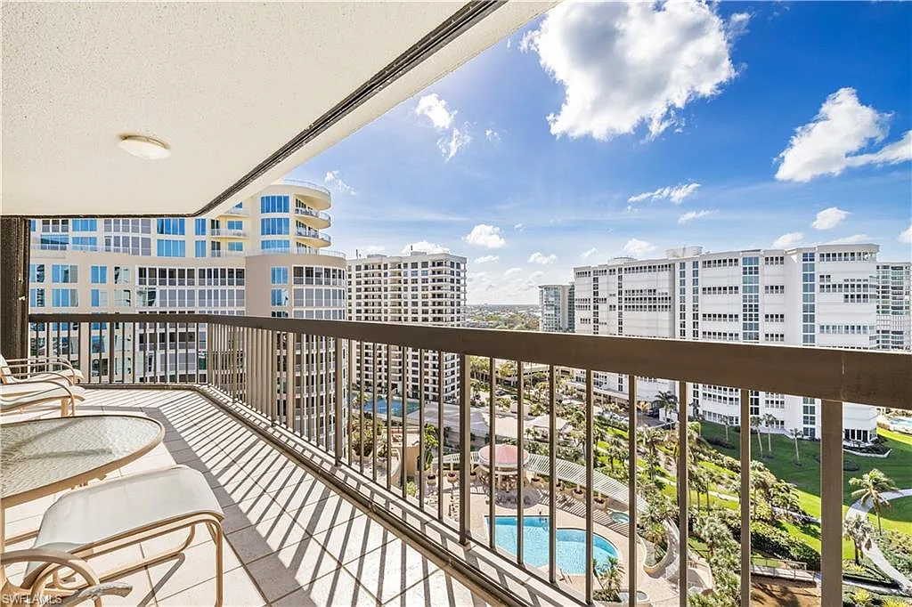 2 bed, 2.0 bath, 1671 sqft, $6,000 — Photo 3