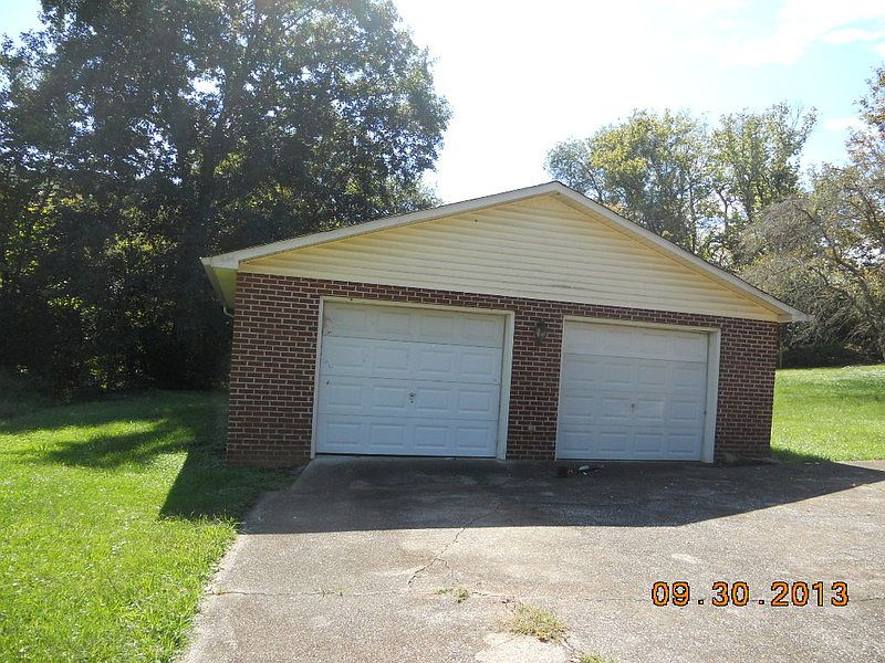 2nd image of 1074 Artella Dr