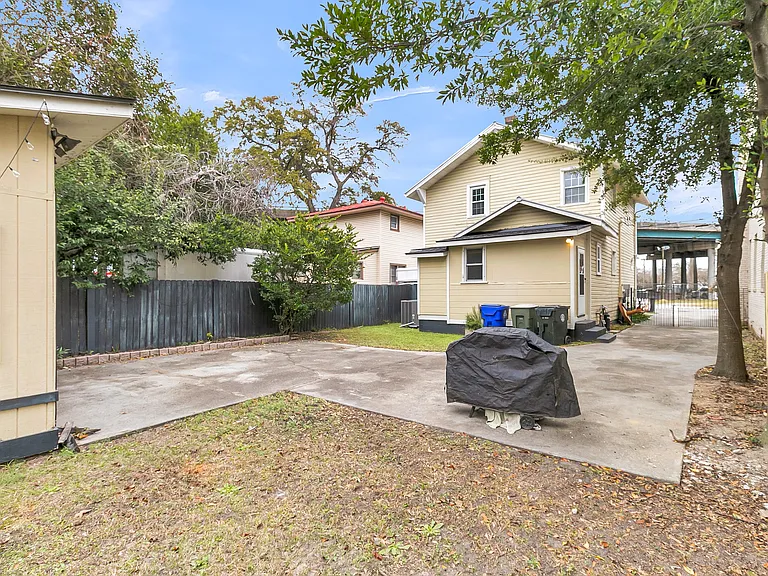 1195 King St — Photo 37